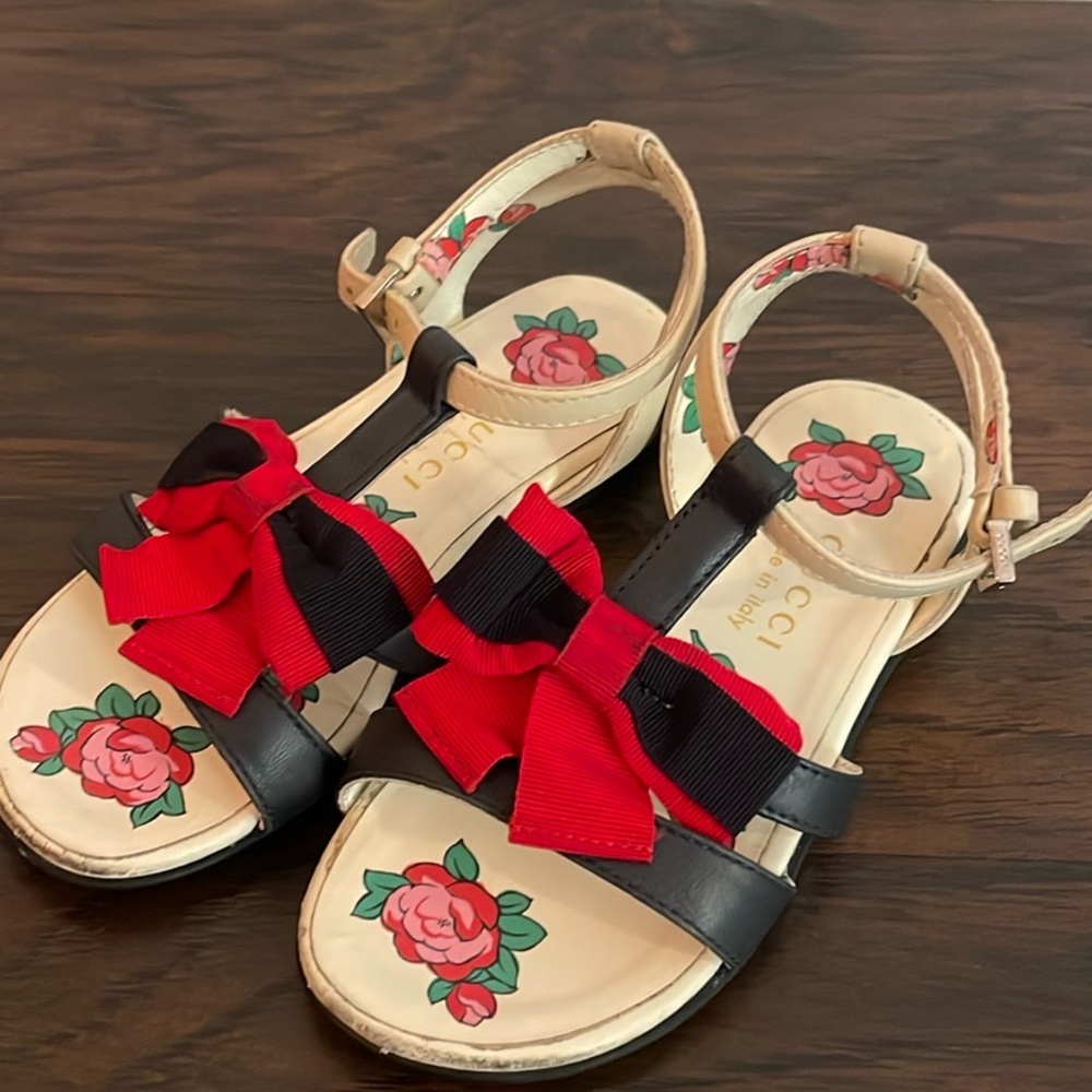 Gucci Kids Leather Sandal With Web Bow Size 23